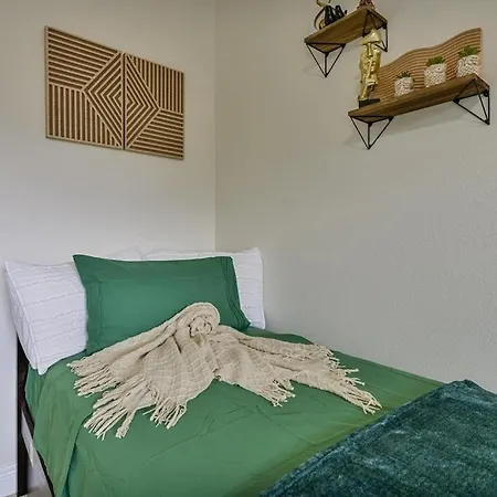 6Br Heated Pool + Spa, Gym+ Peloton, Theater, Gameroom